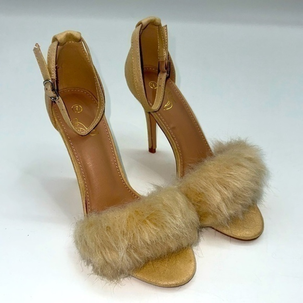 New tan faux suede/ faux fur strappy heels size 7 no box from Amazon